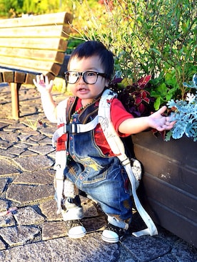 「つかまり立ち」｜「アイテム（オールインワン・サロペット）」を使った、LOUIS☆LOUIEさん（キッズ・70cm）の秋コーディネート