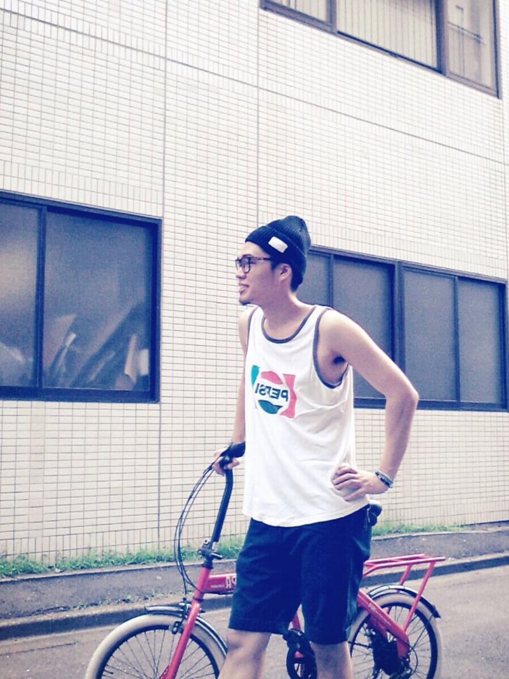 「散歩」｜「ONSPOTZのNEWERA KNIT CAP COOLMAX MILITARY WATCH KNIT SHORT BLACK [ NEW ERA CAP ]（ニットキャップ/ビーニー、ブラック系）」を使った、Tokyo Fast Fashionさん（メンズ・180cm）の夏コーディネートの1枚目の写真