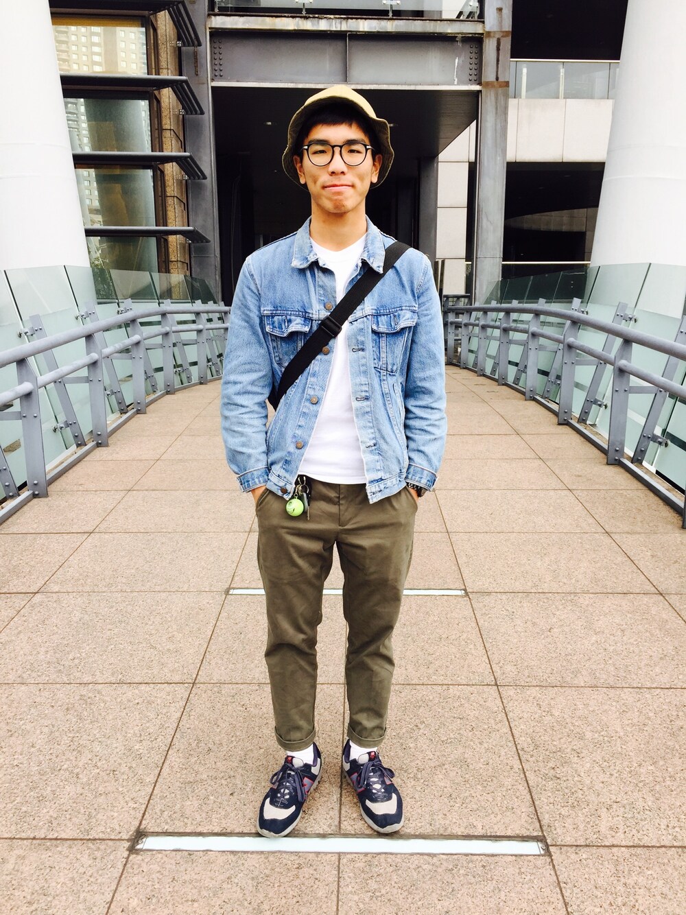 「ootd、Levi's、plain-me、New Balance、Hanes」｜「Less Taiwanのアイテム（キャップ、ベージュ系）」を使った、Felixさん（メンズ・172cm）の春コーディネートの1枚目の写真