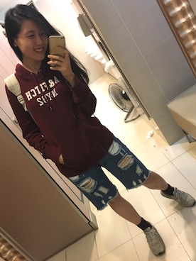 「Abercrombie&Fitch（アバークロンビーアンドフィッチ）のアイテム（その他トップス）」を使った、蘇莉雯さん（レディース・165cm）の冬コーディネート