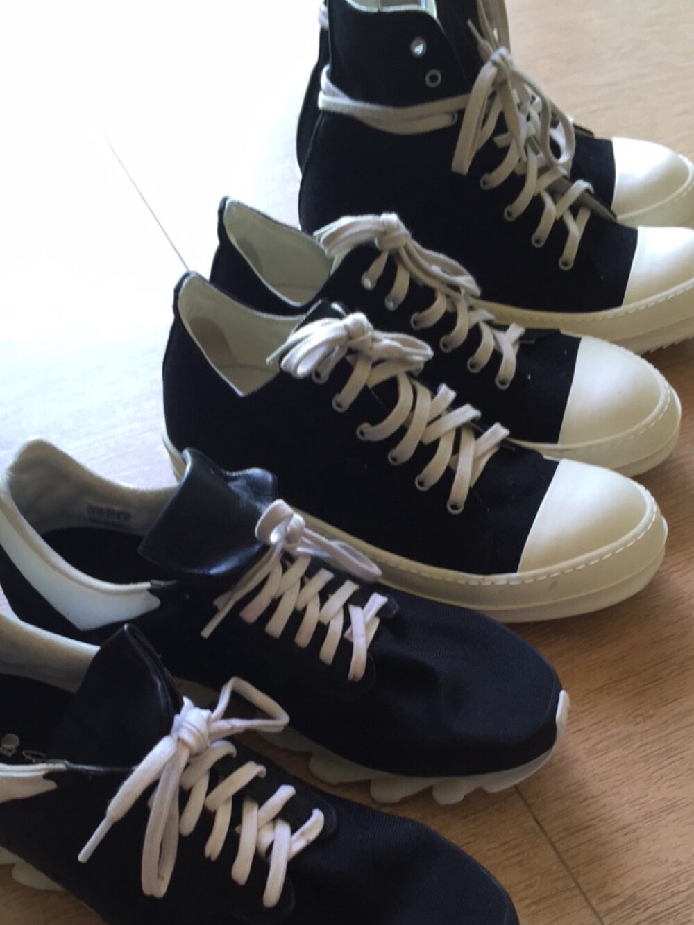 「RICK OWENS」｜「Rick OwensのRICK OWENS　SPRING BLADE LOW（スニーカー、ブラック系）」を使った、Lucas Choiさん（メンズ・170cm）の夏コーディネートの1枚目の写真