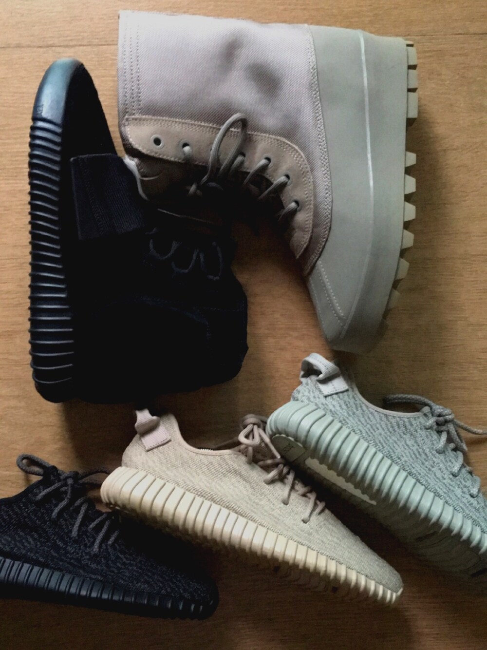 「yeezy、yeezyboost、YeezyBoost350、adidas、adidas originals、ootd、sneakers、snap」｜「adidas Originalsのアイテム（スニーカー、その他）」を使った、Lucas Choiさん（メンズ・170cm）の春コーディネートの1枚目の写真