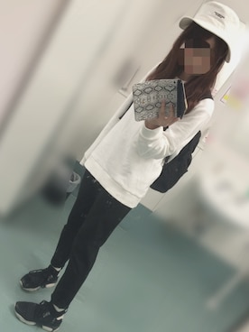 「ブラック×ホワイト」｜「アイテム（スウェット）」を使った、マルさん（レディース・165cm）の夏コーディネート
