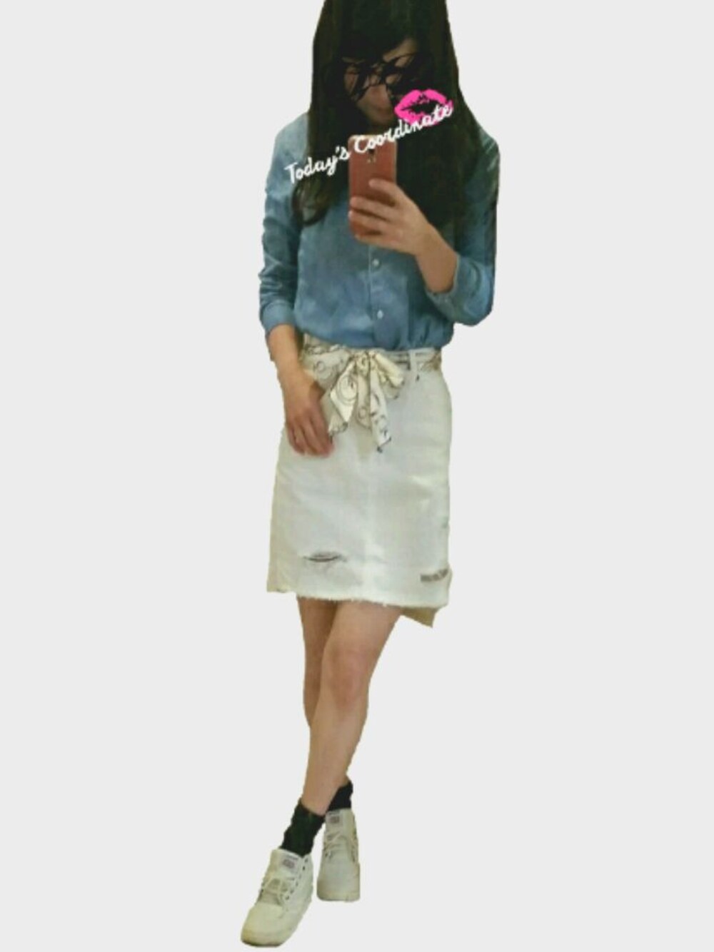 「春コーデ、ootd、ママコーデ、ホワイトデニム、スカーフ、シンプル部、denim、Ungrid、スニーカー、ホワイトスニーカー」｜「雑貨屋さん♥のアイテム（バンダナ/スカーフ、ベージュ系）」を使った、mi☺soさん（レディース・153cm）の春コーディネートの1枚目の写真
