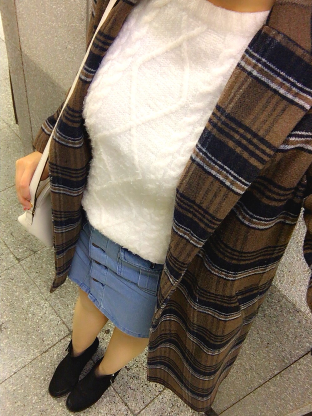 「FOREVER 21のアイテム（ニット/セーター、ホワイト系）」を使った、saさん（レディース・163cm）の秋コーディネートの1枚目の写真