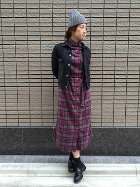 「チェックワンピース」｜「アイテム（デニムジャケット）」を使った、GALLARDAGALANTEさん（レディース・162cm）の冬コーディネート