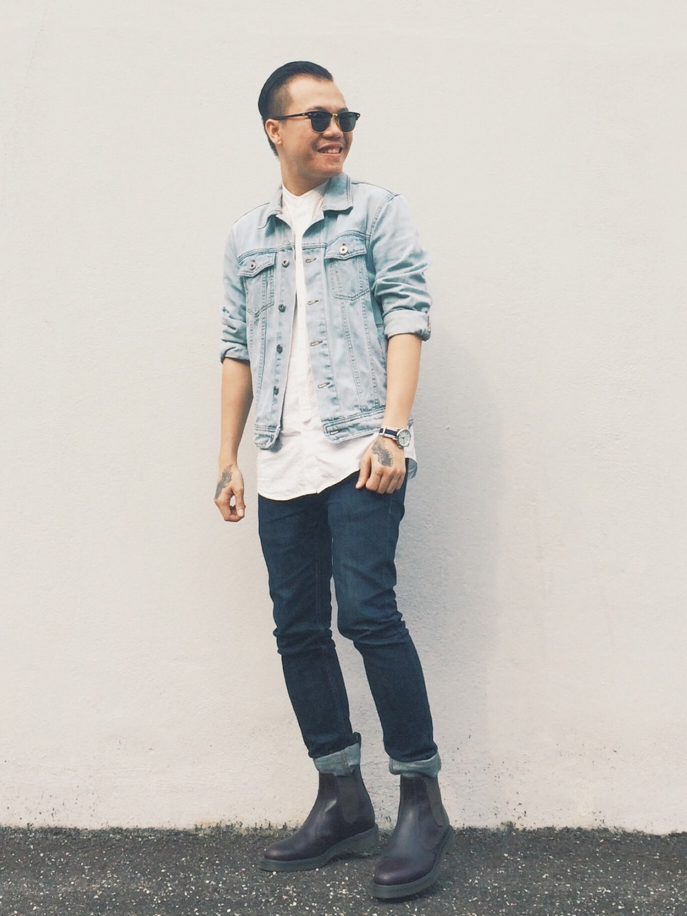 「TOPMANのアイテム（デニムジャケット、ブルー系）」を使った、Kevin Chong さん（メンズ・168cm）の夏コーディネートの1枚目の写真