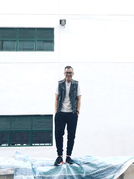 「TOPMAN（トップマン）のアイテム（ダウンベスト）」を使った、Kevin Chong さん（メンズ・168cm）の夏コーディネート