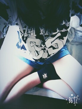 「GOLD（ゴールド）のアイテム（アクセサリー）」を使った、 MINさん（レディース・164cm）の春コーディネート