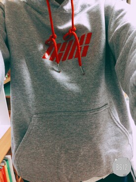 「iKONのアイテム（スウェット、グレー系）」を使った、 MINさん（レディース・164cm）の秋コーディネート