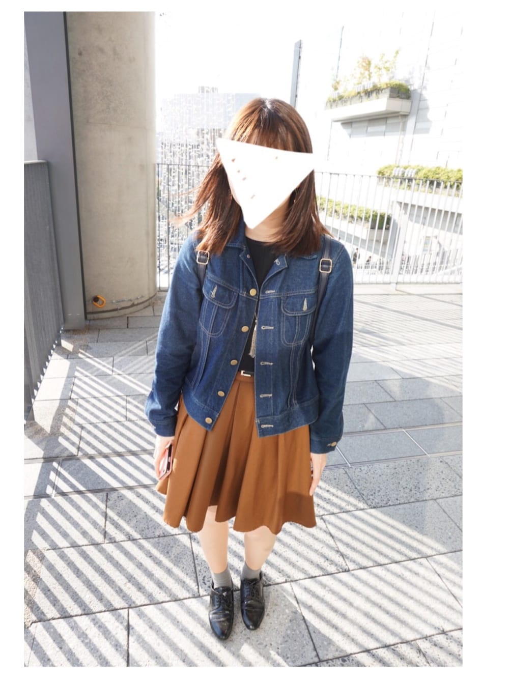 「デート、ジージャン、秋服」｜「ROPE' PICNICのメダリオンフラットシューズ（その他シューズ、ブラック系）」を使った、sak!さん（レディース・159cm）の秋コーディネートの1枚目の写真