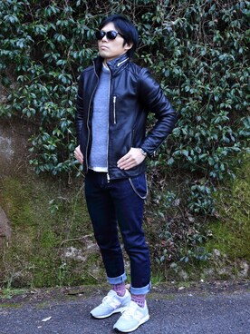 「クルーネックニット」｜「アイテム（財布/小物）」を使った、DZさん（メンズ・163cm）の冬コーディネート