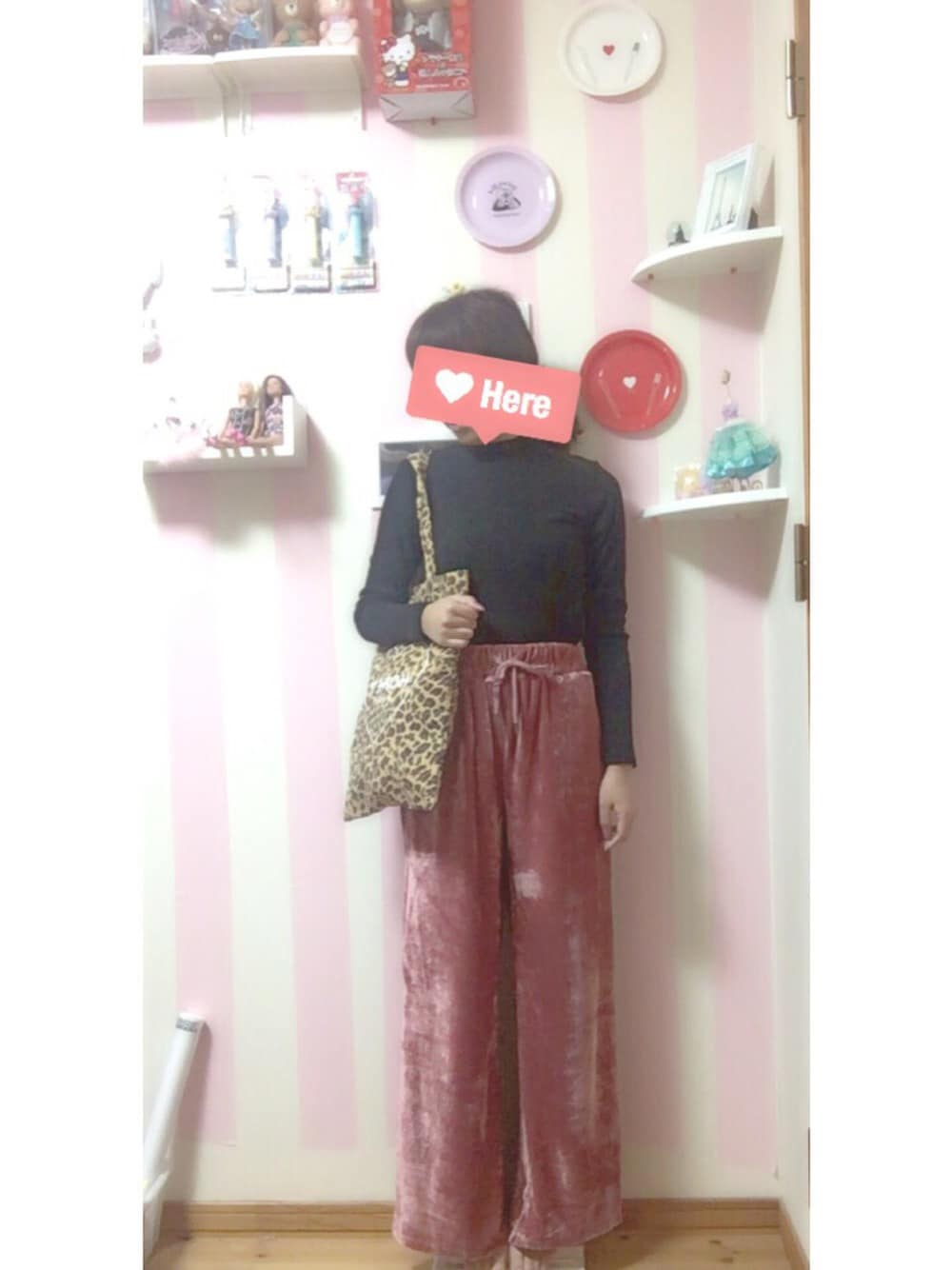 「ピンクベロアパンツ、ベロアワイドパンツ、ピンク、fashion、ootd、ニット、UNIQLO、GRL」｜「UNIQLOのアイテム（ニット/セーター、ブラック系）」を使った、YNB48なつぼっち。さん（レディース・154cm）の秋コーディネートの1枚目の写真
