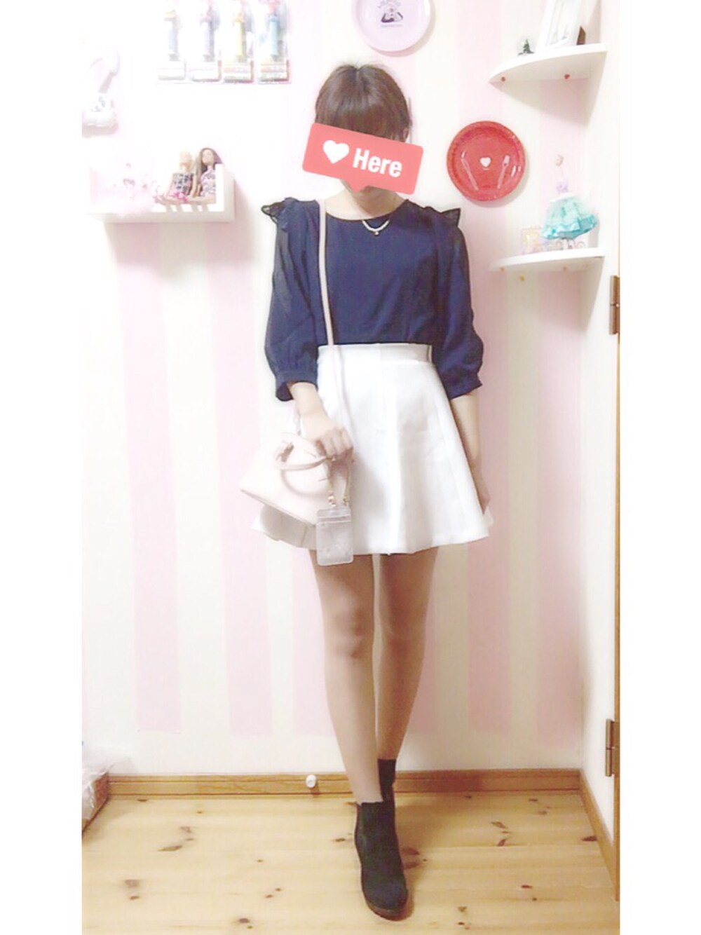 「ootd、fashion、フリルトップス、スカート、ホワイト、ネイビー、ティティーアンドコー、エスペランサ、snidel」｜「TITTY&CO.のシアースリーブフリルブラウス（シャツ/ブラウス、ブルー系）」を使った、YNB48なつぼっち。さん（レディース・154cm）の秋コーディネートの1枚目の写真