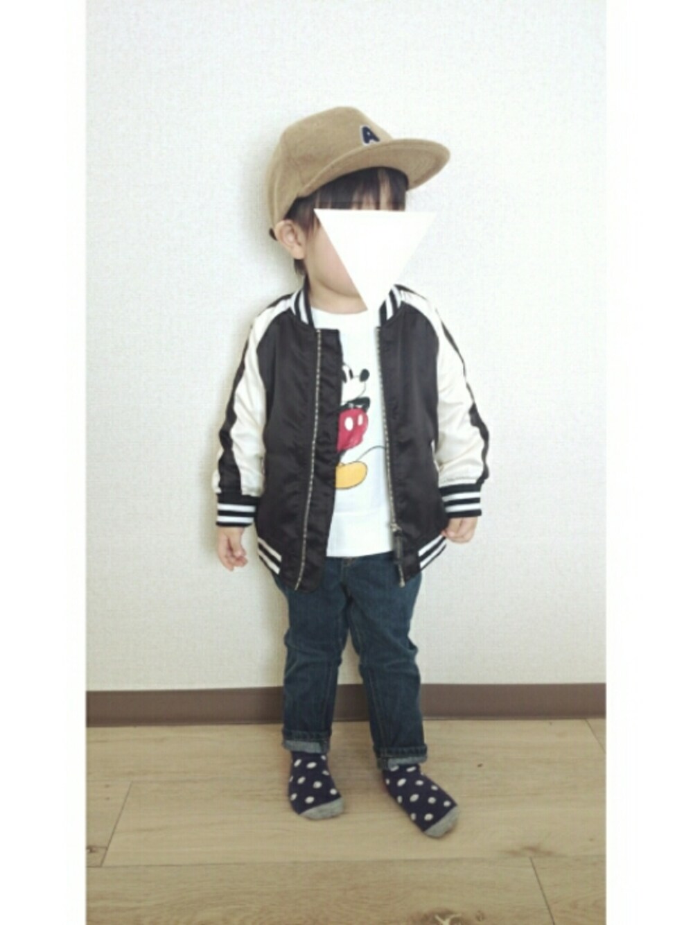 「キッズコーデ、kids、おとこのこ、petit main、birthday、JUNKSTORE、H&M」｜「petit mainのミニアルファベットフェルトキャップ（キャップ、イエロー系）」を使った、hrtoooさん（キッズ・90cm）の秋コーディネートの1枚目の写真