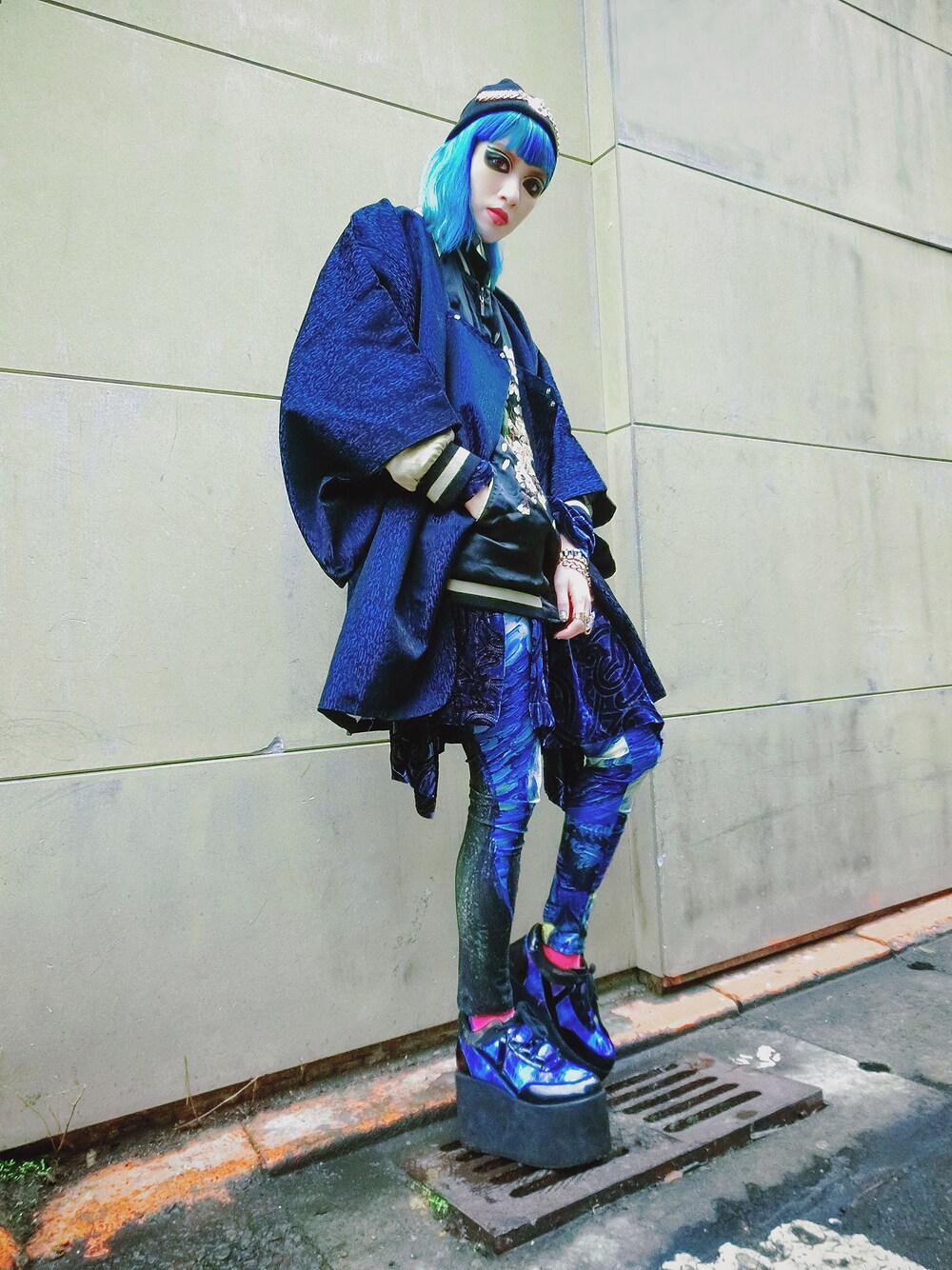 「vintage、 BEANIE、 ＺＡＲＡ、kimono、 ASOS、 GALAXY、 yru、 creepers、 橫須賀、 trendy」｜「VINTAGE KIMONO（ノーカラージャケット、ブルー系）」を使った、WEDNESDAYさん（レディース・163cm）の冬コーディネートの1枚目の写真