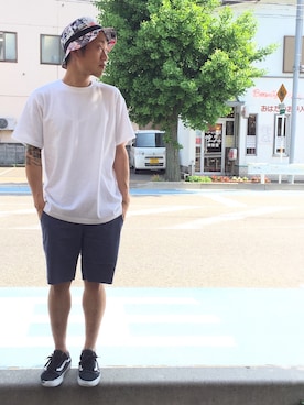 「BRIXTON（ブリクストン）のアイテム（パンツ）」を使った、スコーン品川さん（メンズ・168cm）の春コーディネート