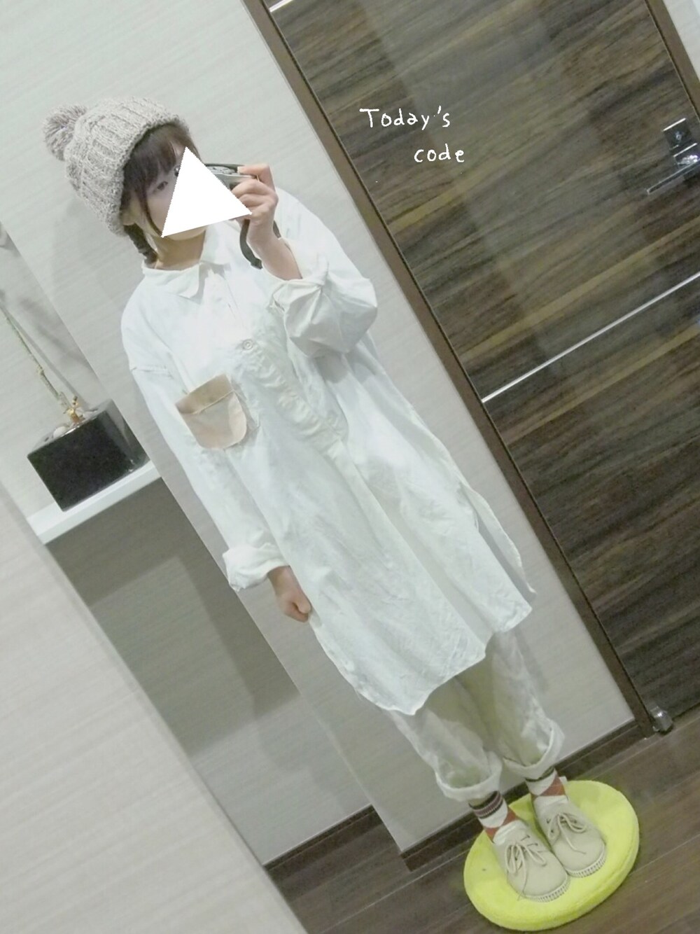 「ホワイトコーデ」｜「CONNECTERSのアイテム（ワンピース、ホワイト系）」を使った、m o c h a .さん（レディース・154cm）の冬コーディネートの1枚目の写真