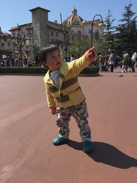 「BOOFOOWOO」｜「アイテム（オールインワン・サロペット）」を使った、re-oさん（キッズ・80cm）の春コーディネート
