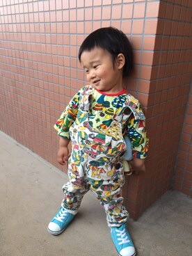 「BOOFOOWOO」｜「アイテム（オールインワン・サロペット）」を使った、re-oさん（キッズ・80cm）の春コーディネート
