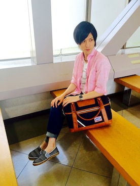 「アイテム（モカシン/デッキシューズ）」を使った、内田さん（メンズ・182cm）の夏コーディネート