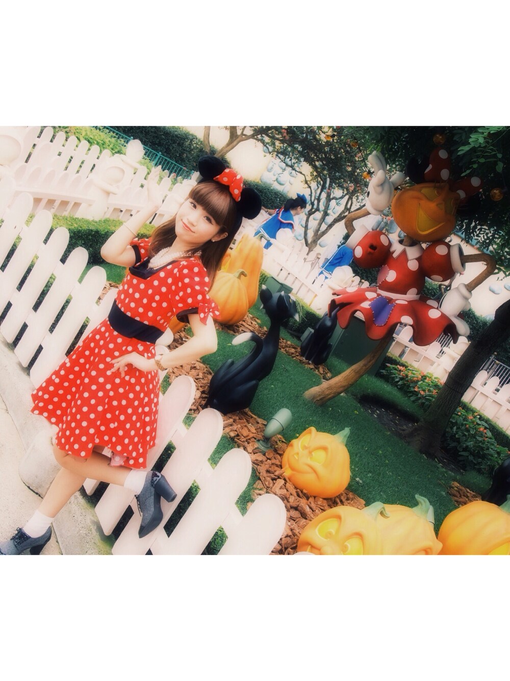 「WEAR HALLOWEEN 2014、disney、ディズニー、ディズニーランド、ミニー、ハロウィン」｜「ネット通販のアイテム（ワンピース、レッド系）」を使った、Mai Nishikawaさん（レディース・148cm）の秋コーディネートの1枚目の写真