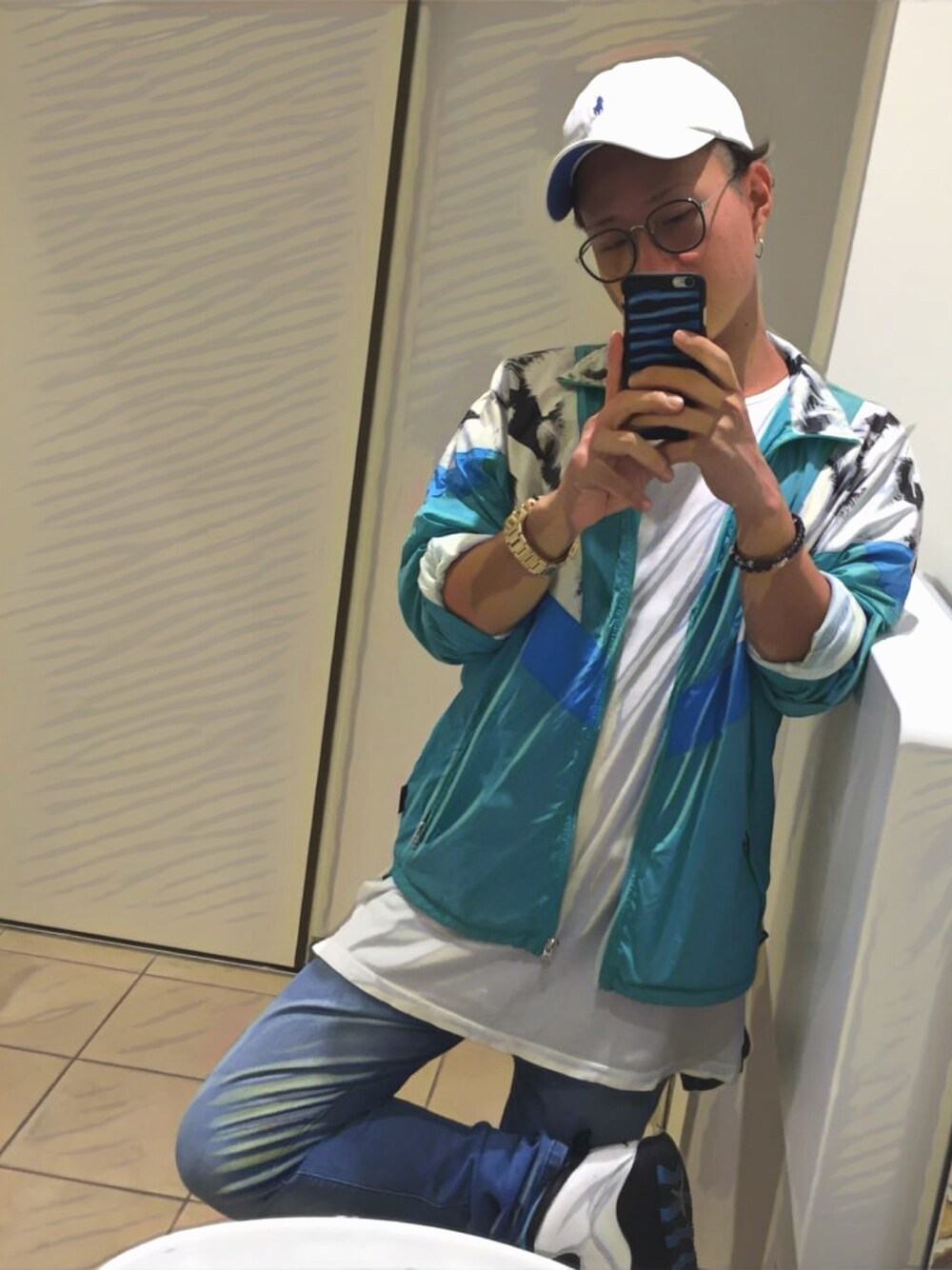 「シンプル、秋コーデ、sneakers、ドラフトABC、ドラフトHAR」｜「NIXONのTHE CANNON（アナログ腕時計、ゴールド系）」を使った、kskさん（メンズ・167cm）の秋コーディネートの1枚目の写真