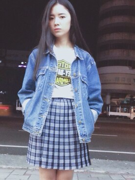 「school」｜「アイテム（デニムジャケット）」を使った、Chen-Xin Wangさん（レディース・163cm）の秋コーディネート