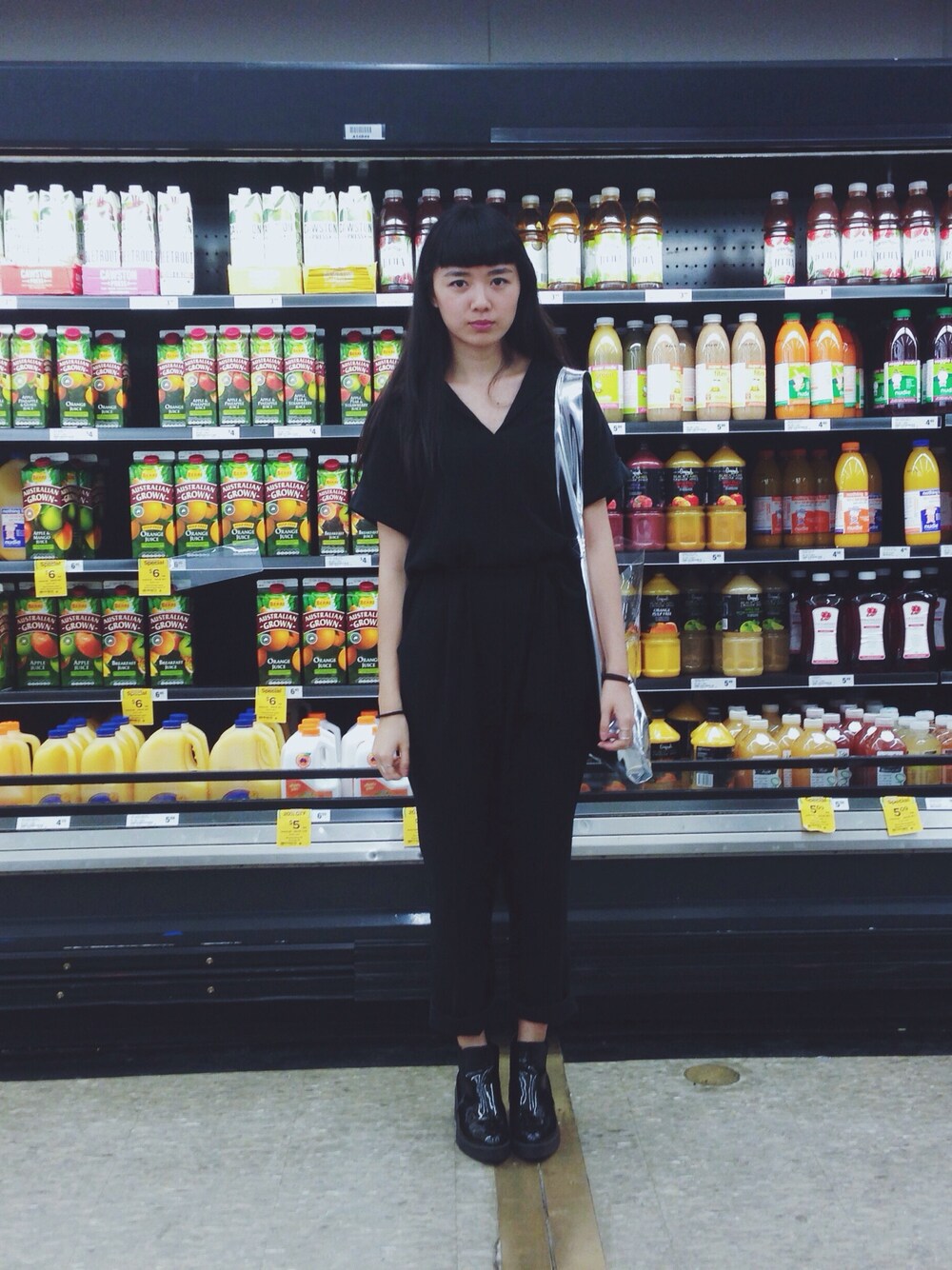 「ZARA、black、Australia」｜「STYLENANDAのサイドゴアブラックウォーカーシューズ（シューズ、ブラック系）」を使った、Chen-Xin Wangさん（レディース・163cm）の春コーディネートの1枚目の写真