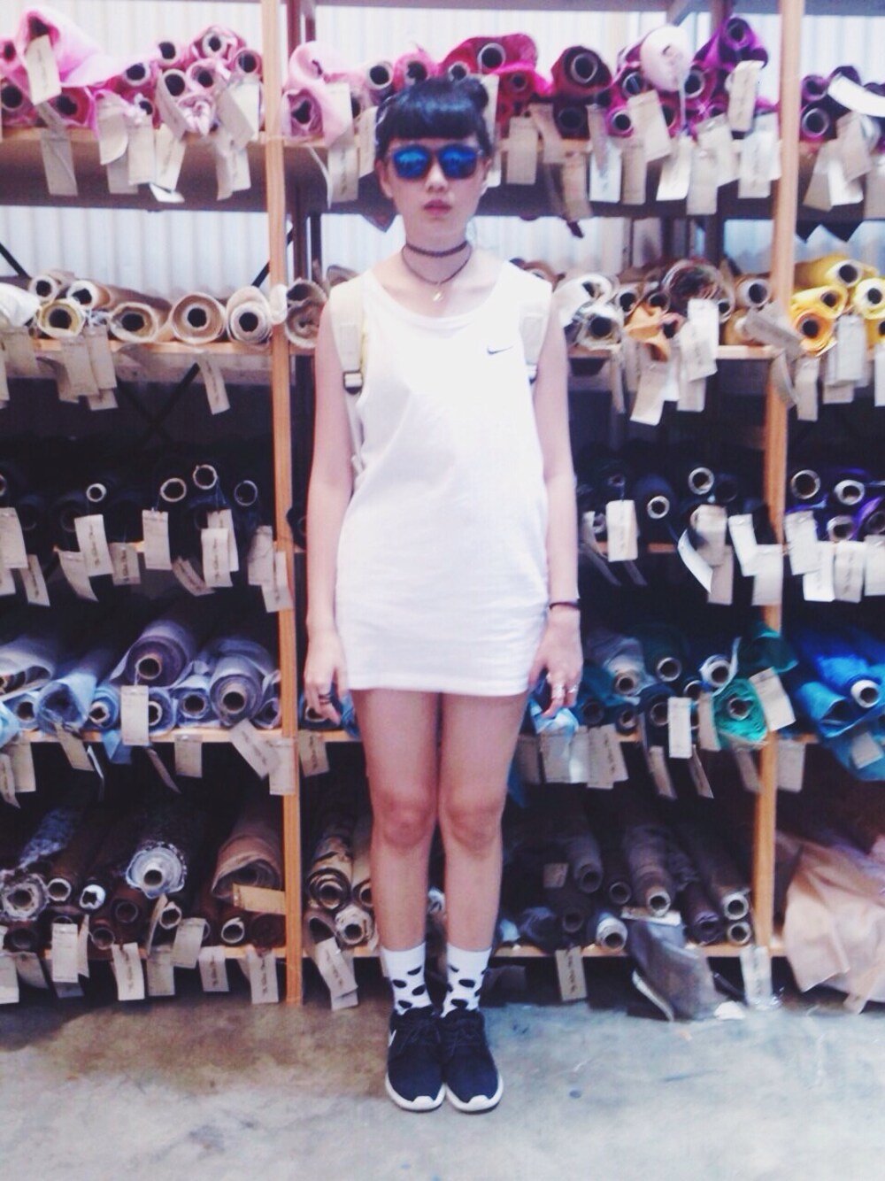 「NIKE、white、UNIQLO、Sunglasses、FOREVER 21、dot、Australia」｜「FOREVER 21のアイテム（サングラス、ブルー系）」を使った、Chen-Xin Wangさん（レディース・163cm）の春コーディネートの1枚目の写真