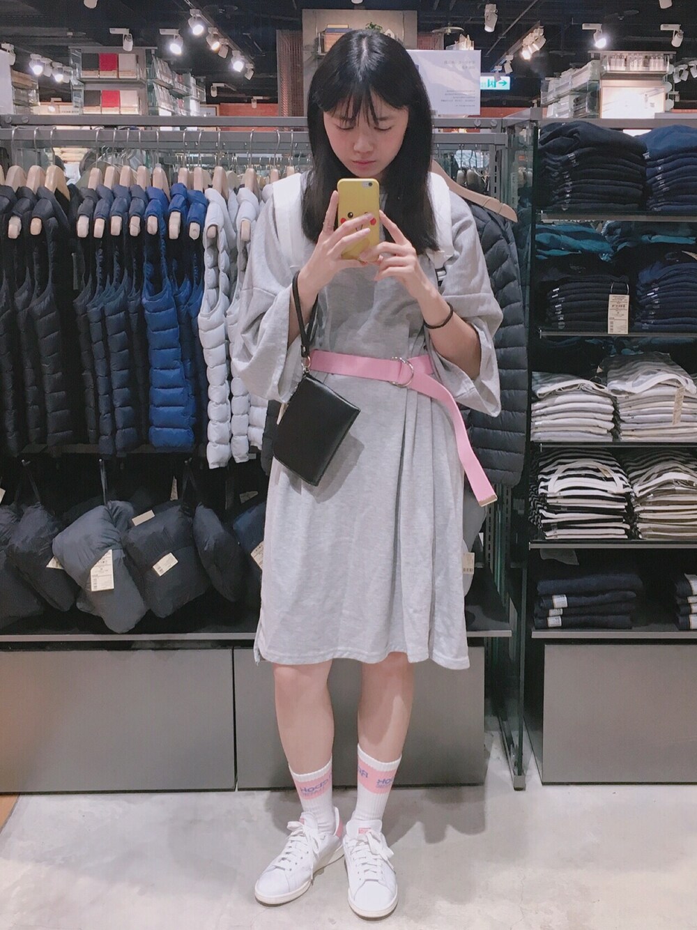 「pink、adidas、stan smith、grey」｜「adidasのアイテム（シューズ、ピンク系）」を使った、Chen-Xin Wangさん（レディース・163cm）の秋コーディネートの1枚目の写真
