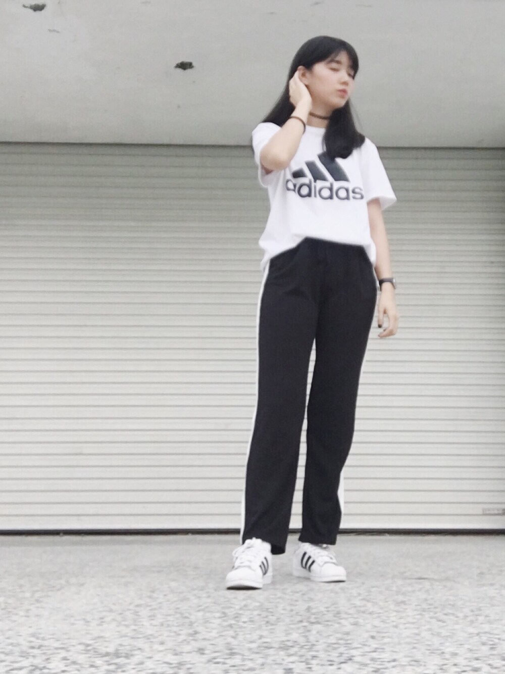 「adidas、ck、sporty、adidas originals」｜「adidasの《メルマガ掲載》adidas アディダス SUPERSTAR スーパースター C77124 15SS WHT/CBK/WHT         （スニーカー、ホワイト系）」を使った、Chen-Xin Wangさん（レディース・163cm）の秋コーディネートの1枚目の写真