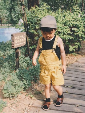 「アイテム（サロペット/オーバーオール、イエロー系）」を使った、Dino Dさん（キッズ・74cm）の夏コーディネート