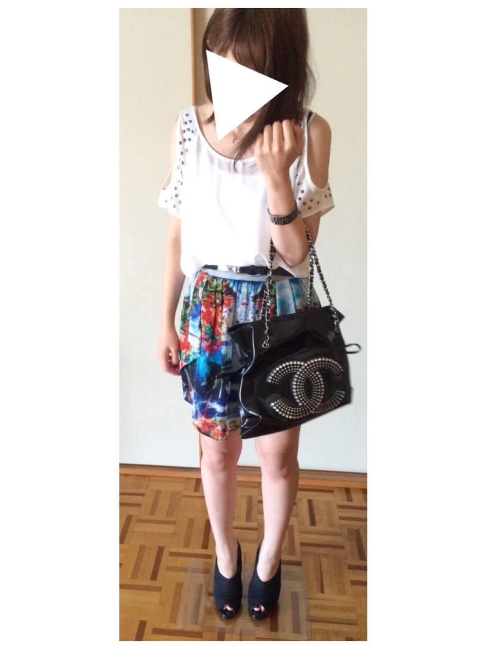 「chanel、シャネル、FOREVER 21、ZARA、柄スカート」｜「CHANELのアイテム（バッグ、ブラック系）」を使った、S¨̮*✩さん（レディース・160cm）の夏コーディネートの1枚目の写真