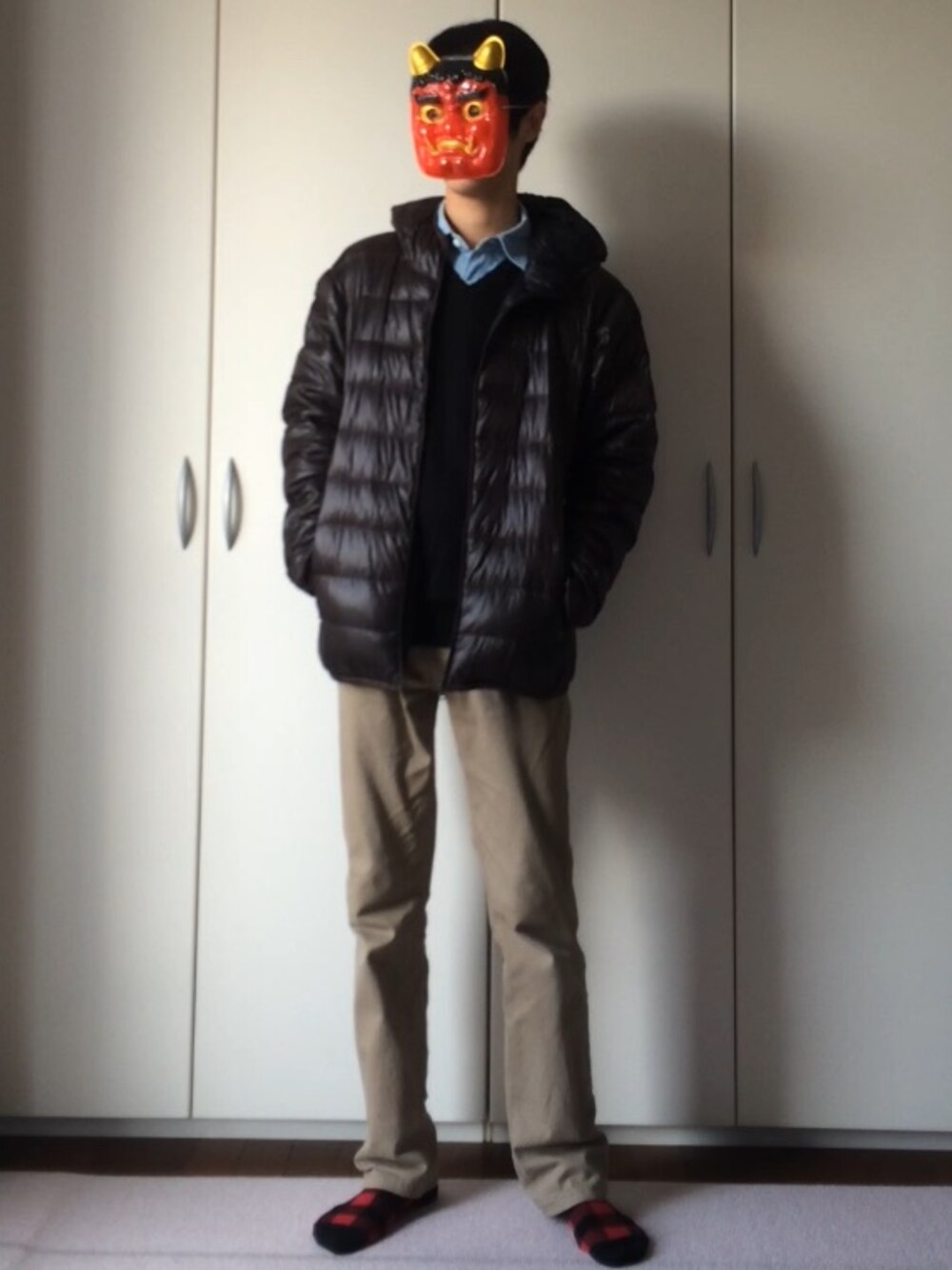 「赤鬼のお面（その他、レッド系）」を使った、シヨツキさん（メンズ・168cm）の冬コーディネートの1枚目の写真