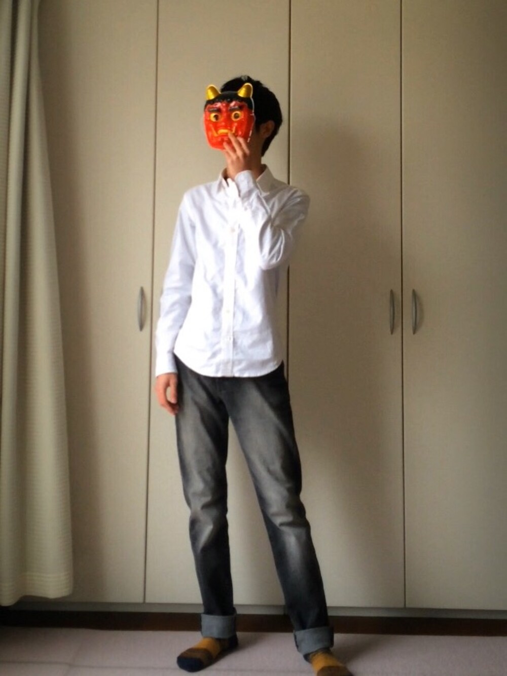 「アイテム（デニムパンツ、グレー系）」を使った、シヨツキさん（メンズ・170cm）の冬コーディネートの1枚目の写真