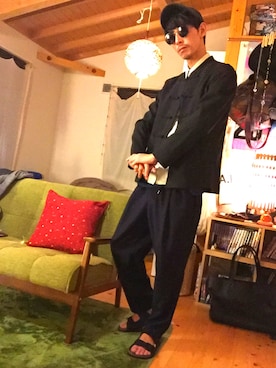 「ブラック×ホワイト」｜「アイテム（その他アウター）」を使った、TAKIDAIさん（メンズ・172cm）の春コーディネート