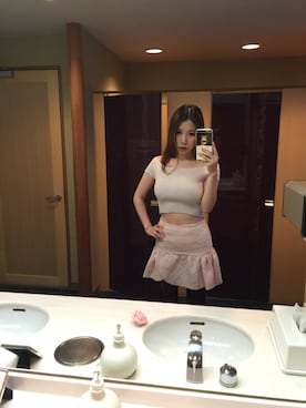 「miu miu（ミュウミュウ）のアイテム（スカート、ピンク系）」を使った、Akiさん（レディース・162cm）の冬コーディネート