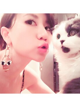 「CELINE（セリーヌ）のアイテム（ピアス（両耳用）、ホワイト系）」を使った、Akiさん（レディース・162cm）の秋コーディネート