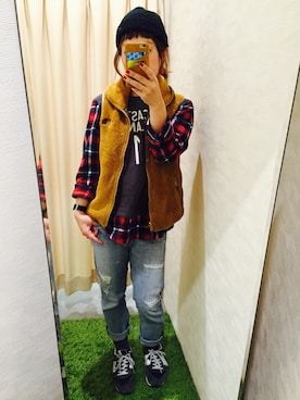 「アイテム（ダウンベスト、ブラウン系）」を使った、ARAREさん（レディース・153cm）の秋コーディネート