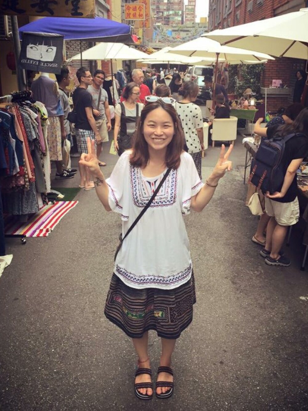「城隍廟」｜「yohoのアイテム（チュニック、ホワイト系）」を使った、陳小鹿さん（レディース・158cm）の夏コーディネートの1枚目の写真