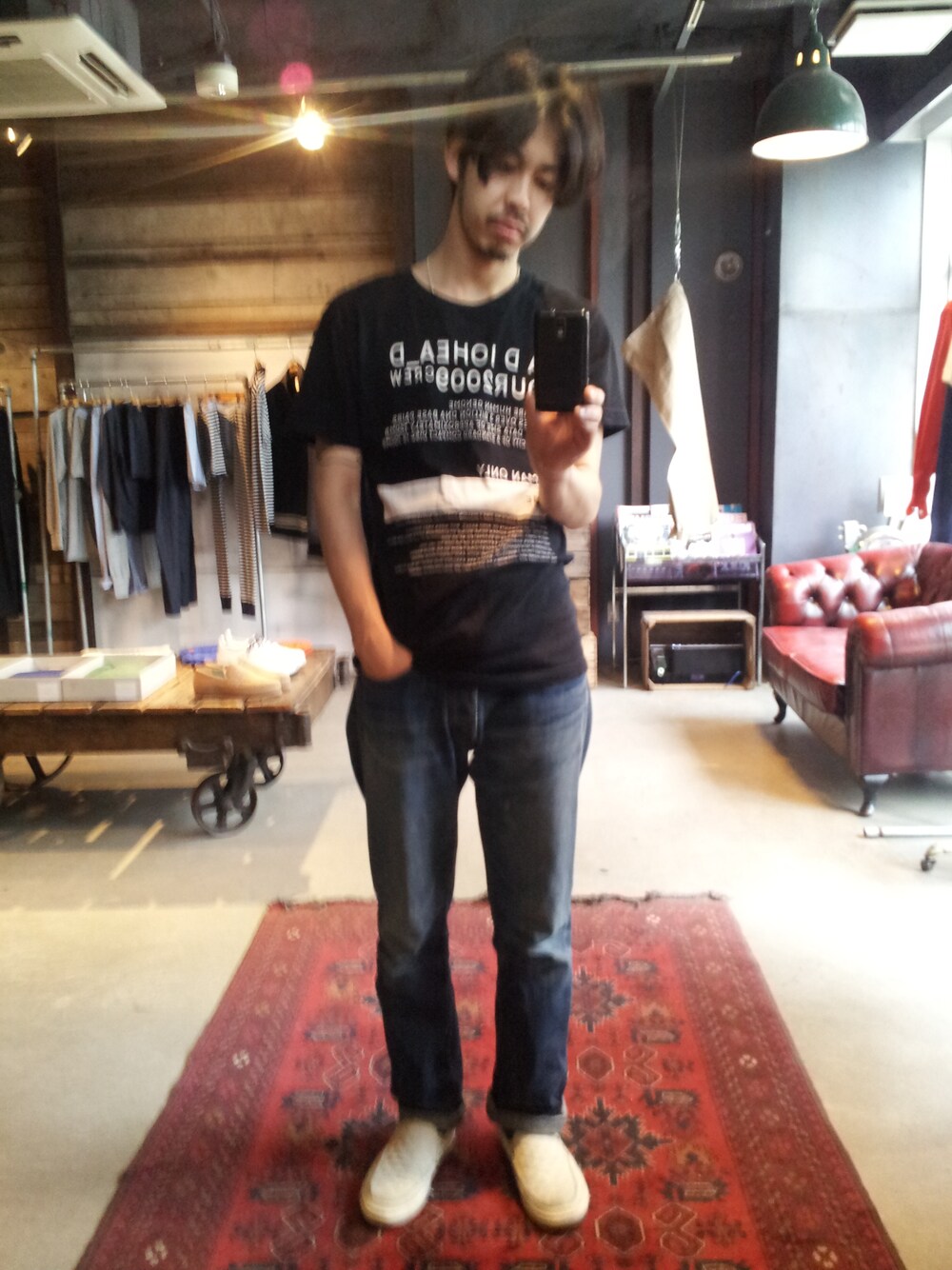 「アイテム（Tシャツ/カットソー、ブラック系）」を使った、coalmine札幌 阿部 タケシさん（メンズ・182cm）の夏コーディネートの1枚目の写真