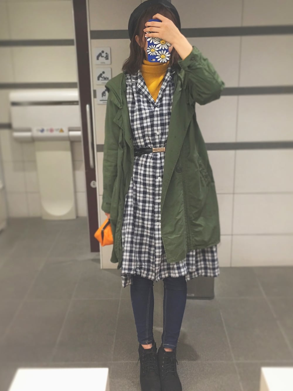 「秋コーデ、ユニクロ、タートルネック、オトナ女子、レザー、ベレー帽、重ね着、古着、古着MIX」｜「古着のアイテム（トップス、イエロー系）」を使った、Sさん（レディース・165cm）の秋コーディネートの1枚目の写真