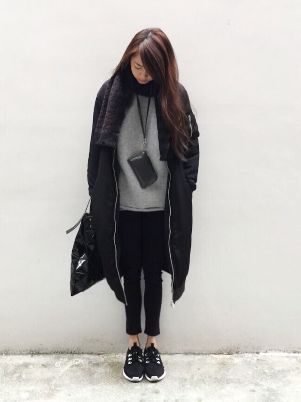 「ootd、outfit、零。、MA-1、adidas originals、ISSEY MIYAKE、FENDI」｜「adidas Originalsのアイテム（スニーカー、ブラック系）」を使った、zeroさん（レディース・166cm）の冬コーディネートの1枚目の写真