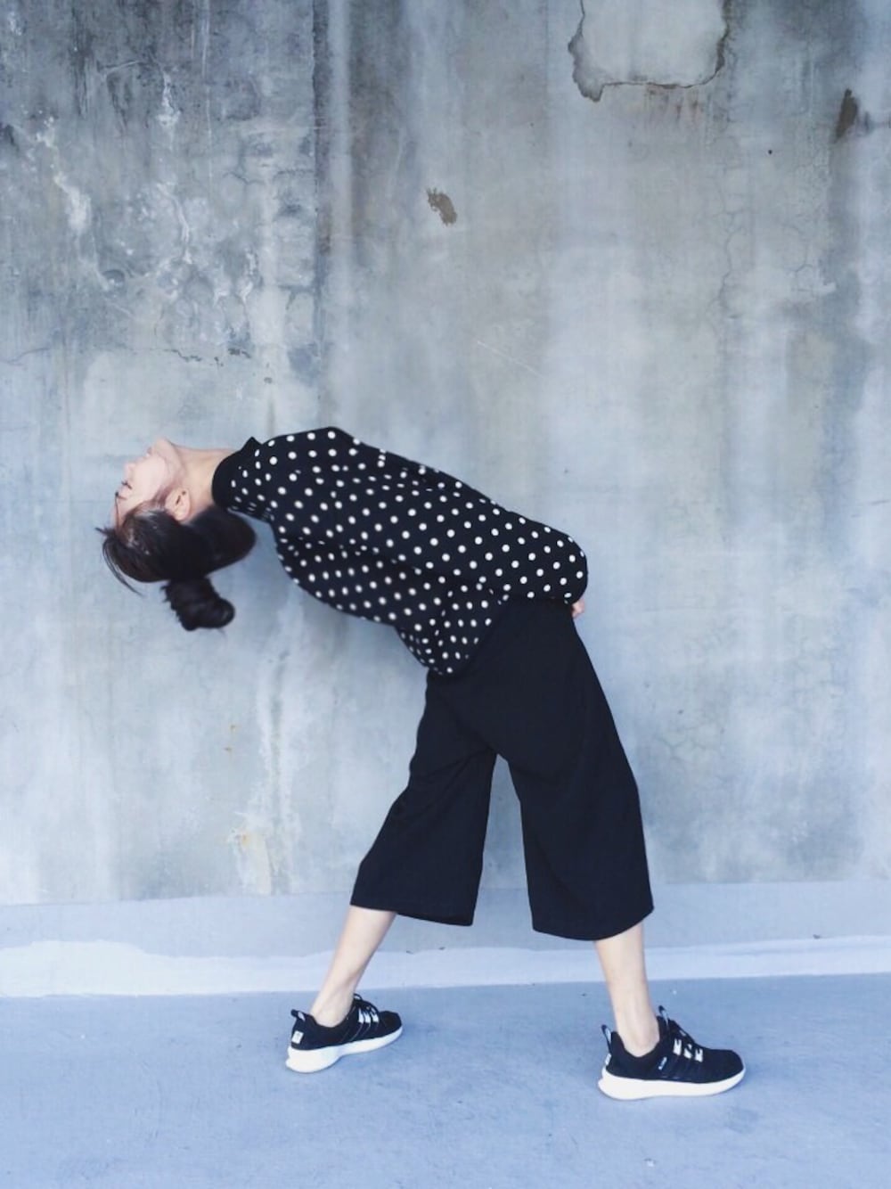 「零。、dot、adidas originals、black」｜「adidas Originalsのアイテム（スニーカー、ブラック系）」を使った、zeroさん（レディース・166cm）の冬コーディネートの1枚目の写真