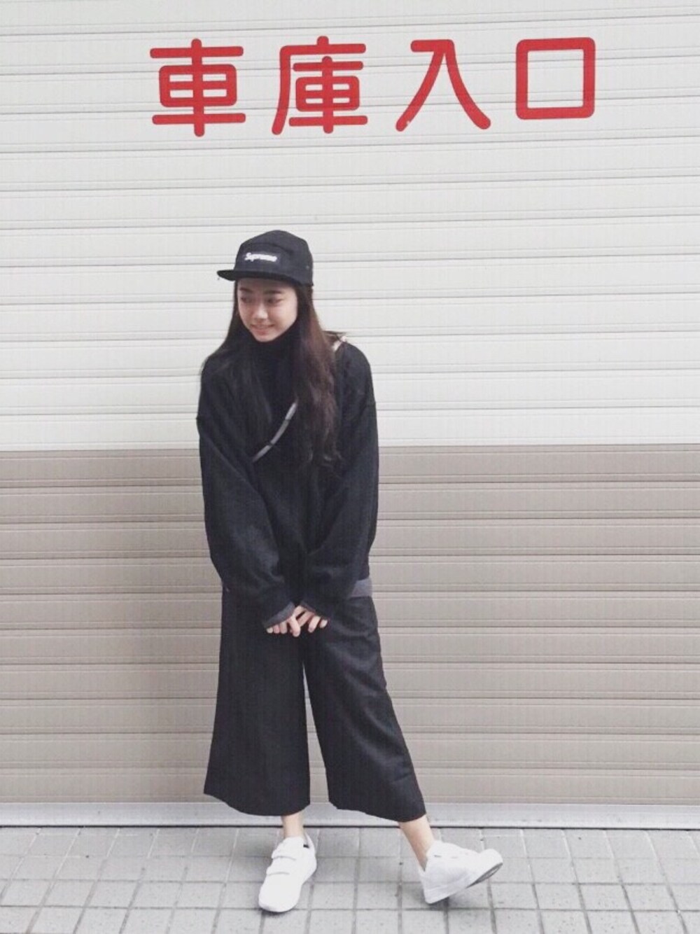 「零。、zeroselectshop、Pull&Bear、NIKE、supreme」｜「NIKEのアイテム（スニーカー、ホワイト系）」を使った、zeroさん（レディース・166cm）の春コーディネートの1枚目の写真
