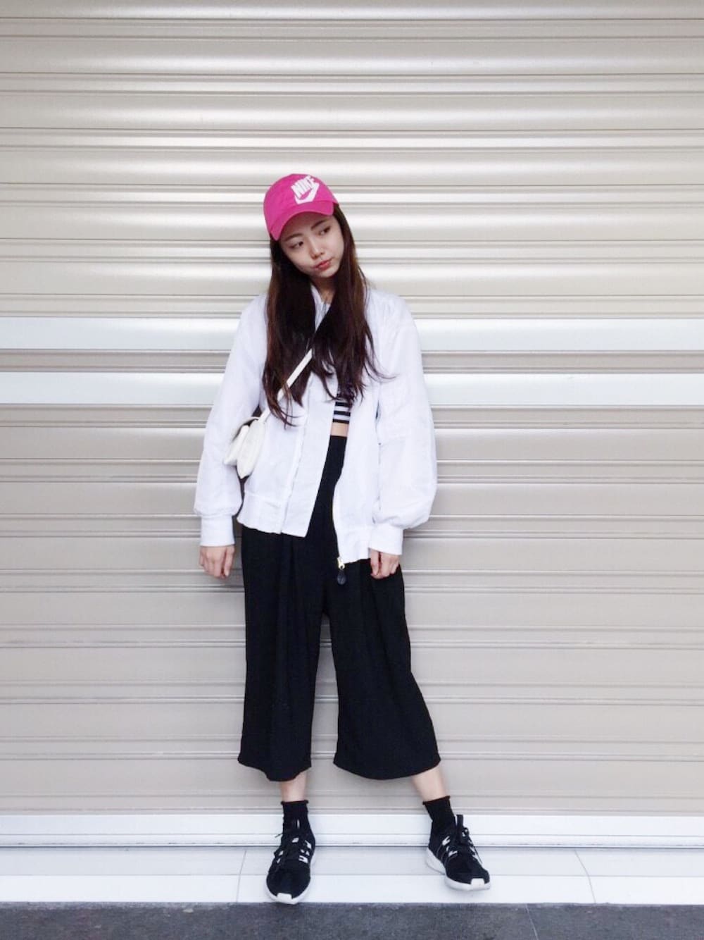 「zeroselectshop、零。、white、NIKE、adidas originals」｜「零。のアイテム（ミリタリージャケット、ホワイト系）」を使った、zeroさん（レディース・166cm）の春コーディネートの1枚目の写真