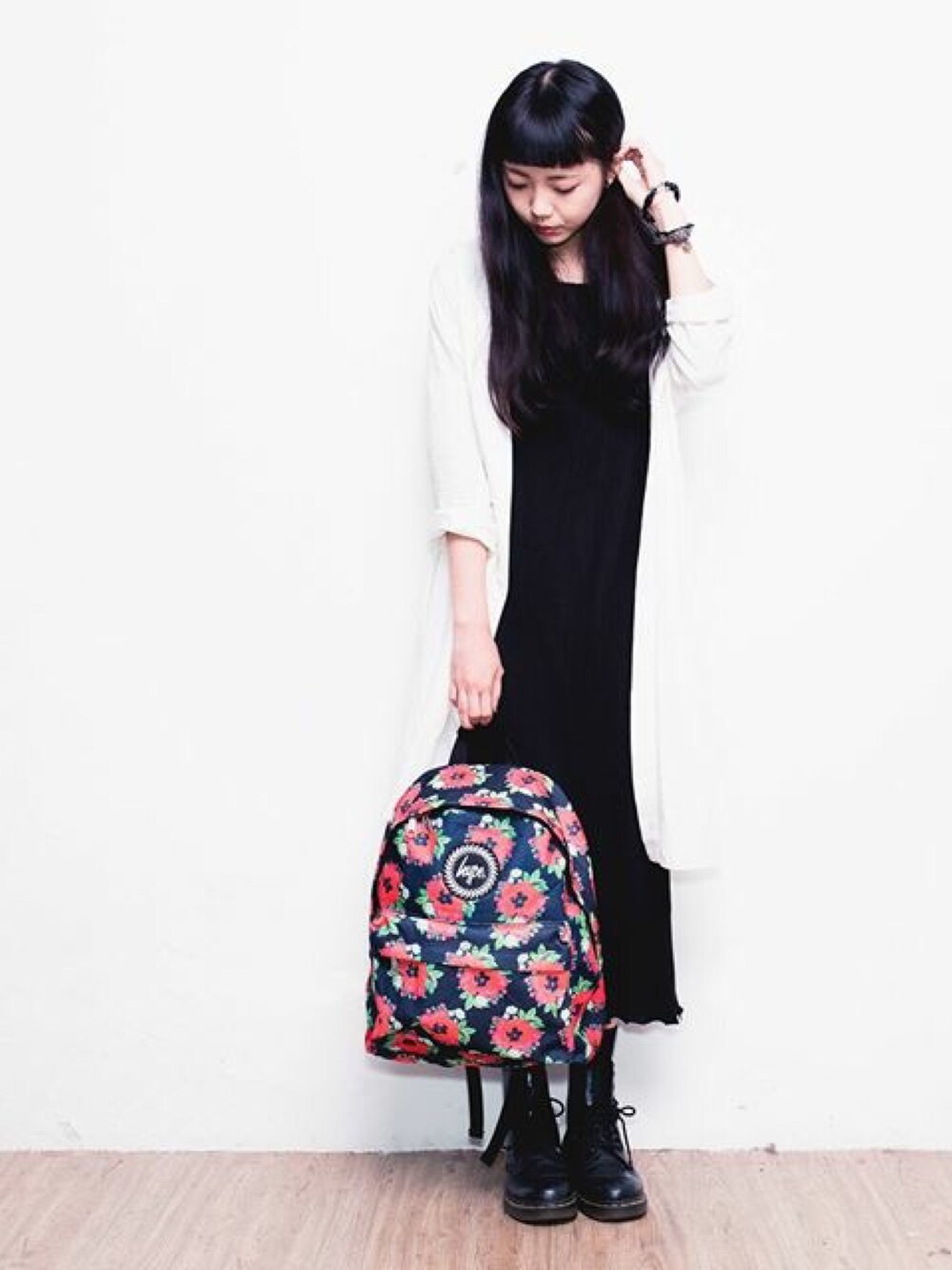 「zero、zeroselectshop、hype、justhype、PLEATS PLEASE、Dr.Martens」｜「PLEATS PLEASEのアイテム（ワンピース、ブラック系）」を使った、zeroさん（レディース・166cm）の夏コーディネートの1枚目の写真