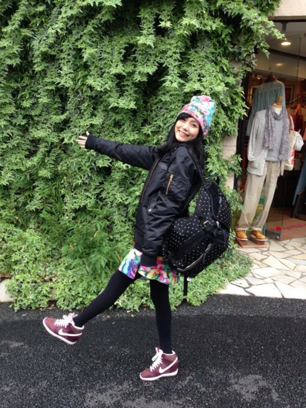 「JOYRICHのSunrise Blossom Beanie（ニットキャップ/ビーニー、グリーン系）」を使った、盧小桃さん（レディース・165cm）の夏コーディネートの1枚目の写真