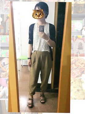 「アイテム（ビーチサンダル）」を使った、mrslee0102さん（レディース・166cm）の秋コーディネート